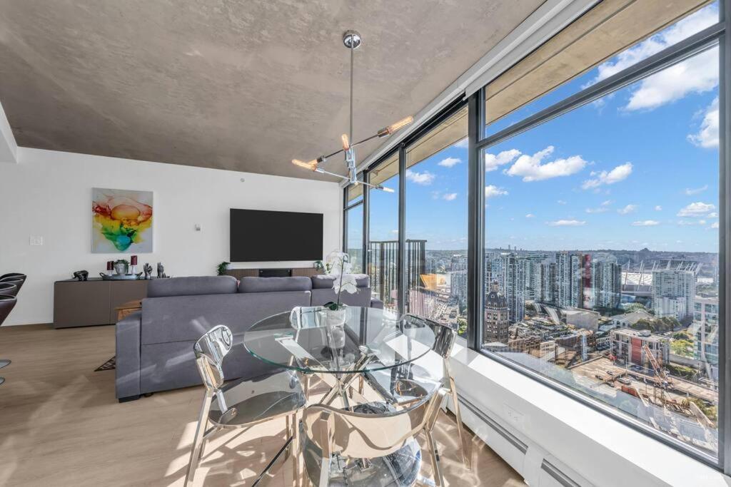 Skyview, 40Th Floor! 2Br Condo In Downtown וונקובר מראה חיצוני תמונה