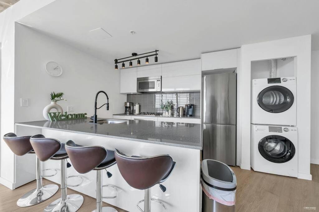 Skyview, 40Th Floor! 2Br Condo In Downtown וונקובר מראה חיצוני תמונה