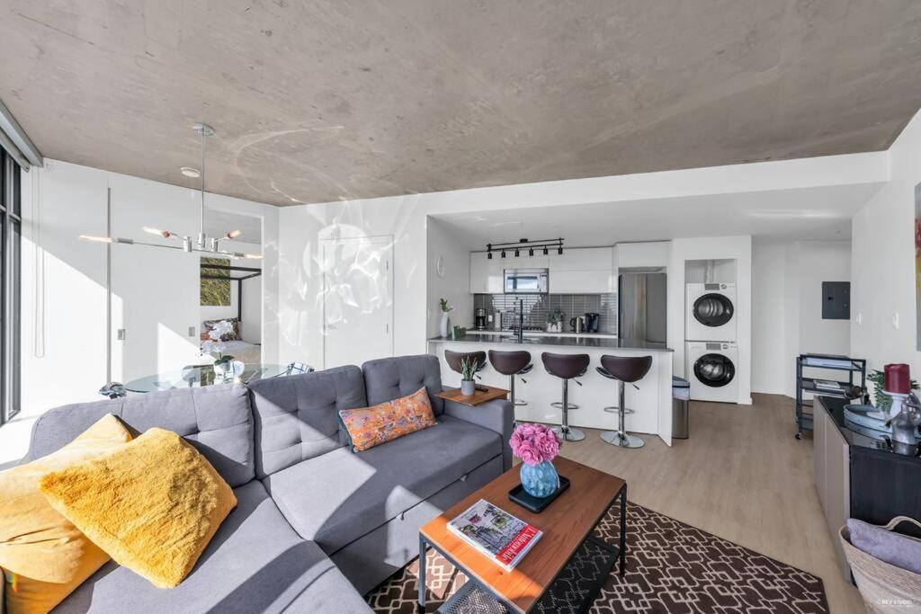 Skyview, 40Th Floor! 2Br Condo In Downtown וונקובר מראה חיצוני תמונה