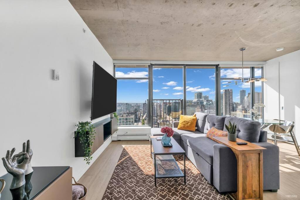 Skyview, 40Th Floor! 2Br Condo In Downtown וונקובר מראה חיצוני תמונה
