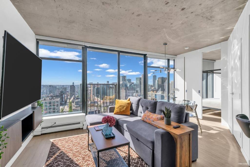 Skyview, 40Th Floor! 2Br Condo In Downtown וונקובר מראה חיצוני תמונה